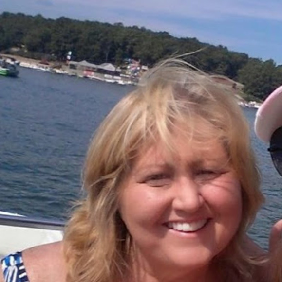 Meet your Posher, Dee dee - Picture 1 of 1